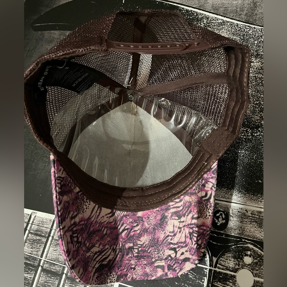 NWT Trucker Hat - Picture 5 of 5